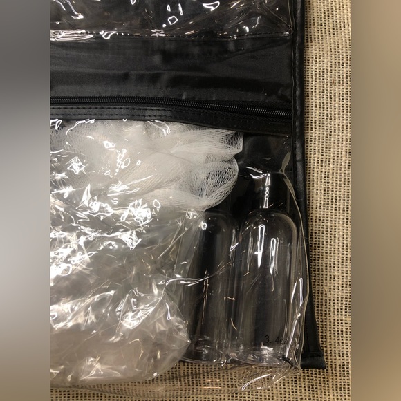 TRAVEL COSMETIC/TOILETRY BAG WITH HANGER - Picture 6 of 9